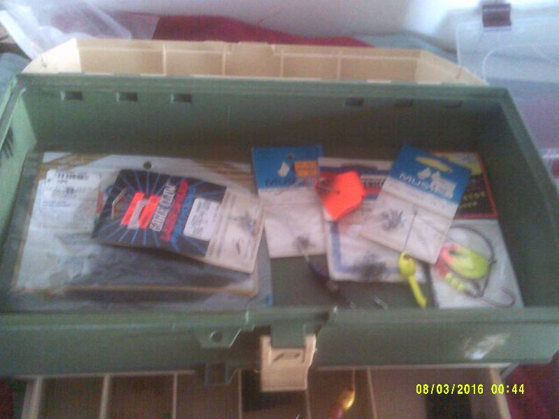 lot 20 image: PLANO TACKLE BOX AND TACKLE