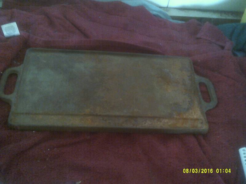 lot 25 image: ANTIQUE CAST IRON SKILLET