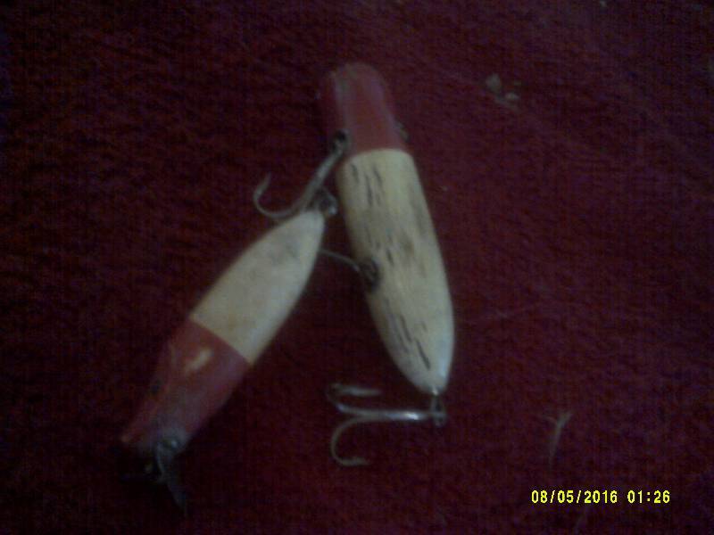 lot 60 image: 2 VINTAGE WOODEN FISHING LURES