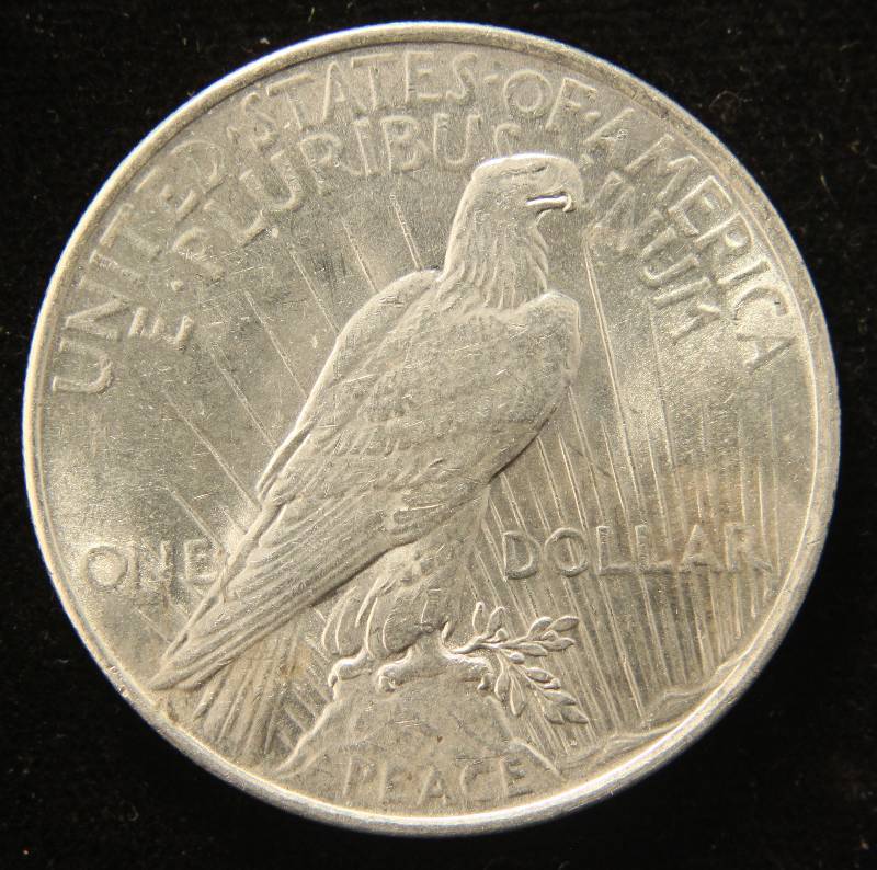 1922 PEACE SILVER DOLLAR IN HIGH GRADE