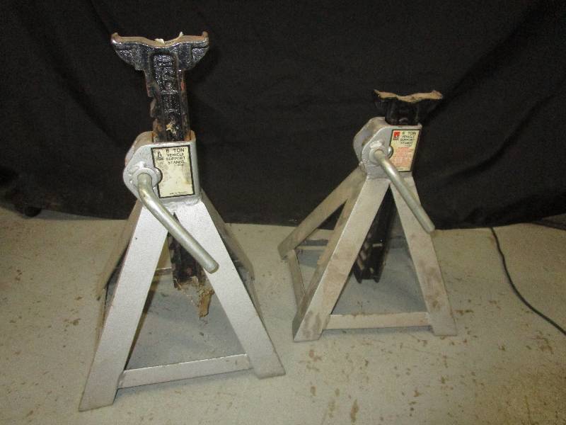 2 6-Ton Vehicle Support Stands