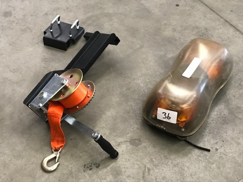 Lot Of (1) 12Volt Magnetic Beacon L...