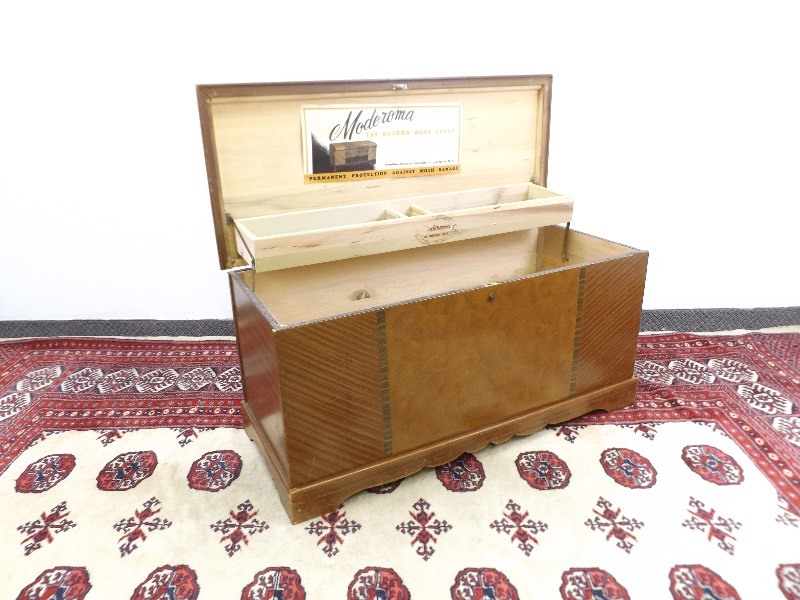 lot 1 image: Mid Century Moderoma Cedar Chest with Key