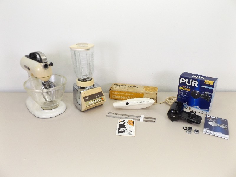 lot 24 image: Vintage Small Kitchen Appliances