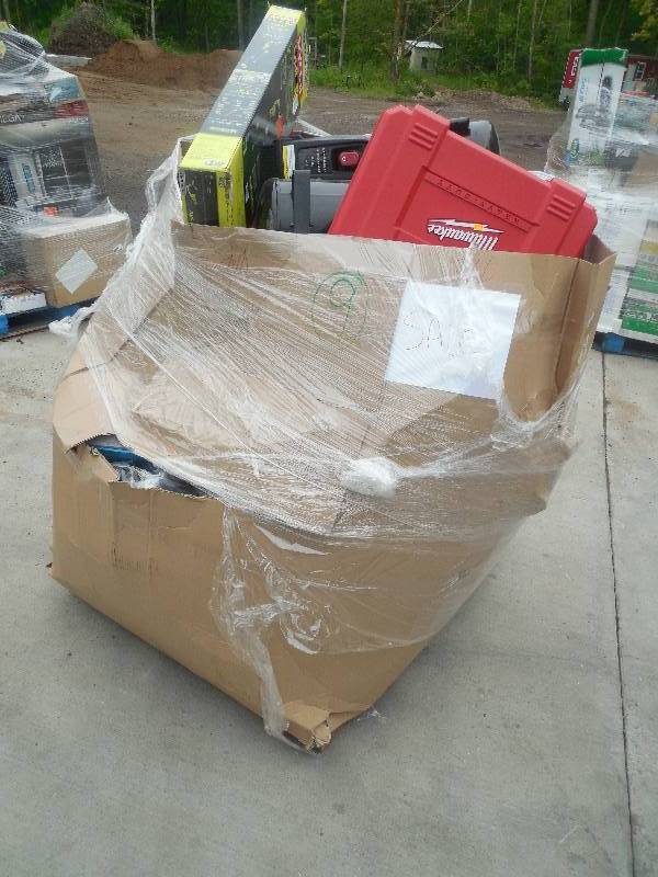 lot 9 image: PALLET LOT OF GENERAL MERCHANDISE AND TOOLS