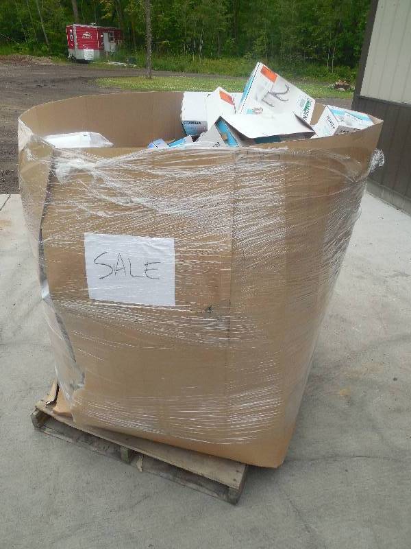 lot 10 image: PALLET LOT OF GENERAL MERCHANDISE AND TOOLS