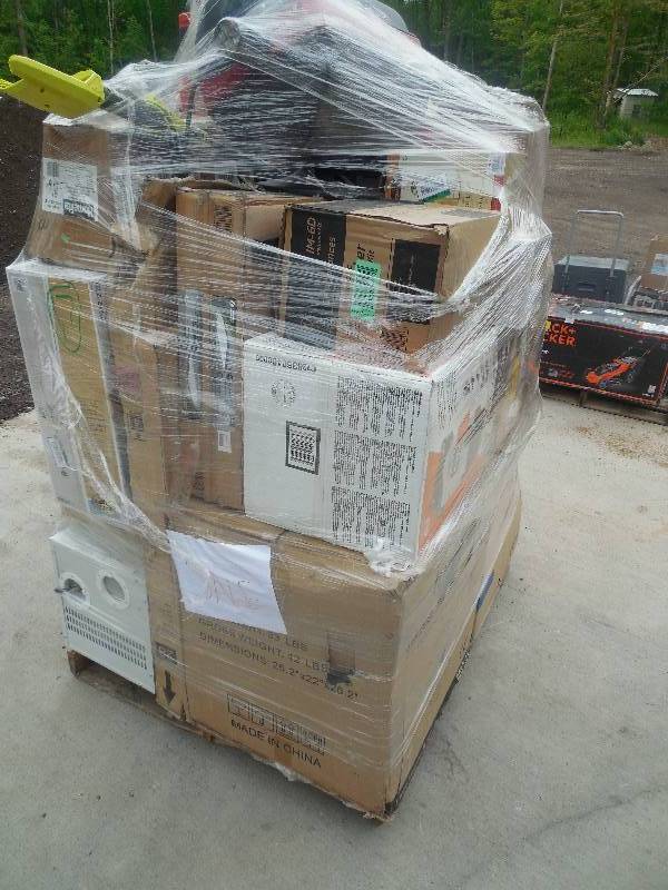 lot 17 image: PALLET LOT OF GENERAL MERCHANDISE AND TOOLS