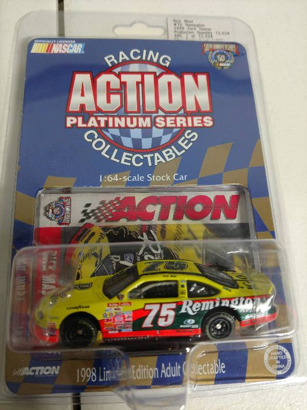 lot 2 image: NASCAR 164  Stock Car Action Platinum Series (Quantity 24)