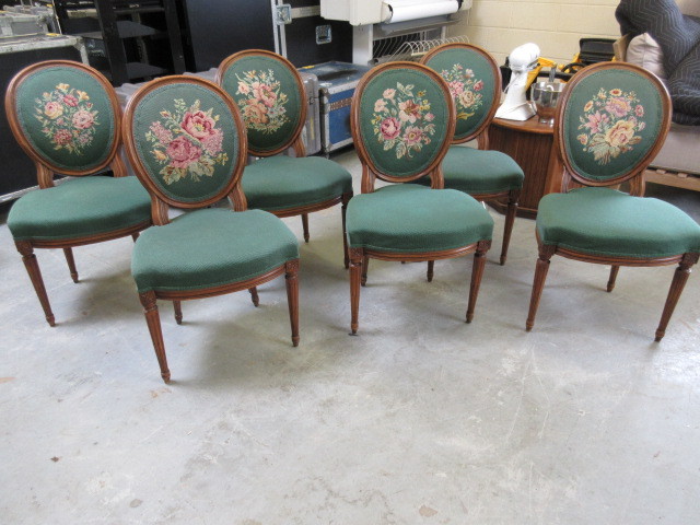 lot 101 image: 6 ANTIQUE HANDCRAFTED AND NEEDLE POINT CHAIRS