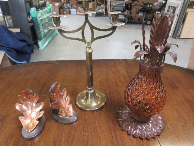 lot 111 image: BOOKENDS AND CANDLE HOLDERS