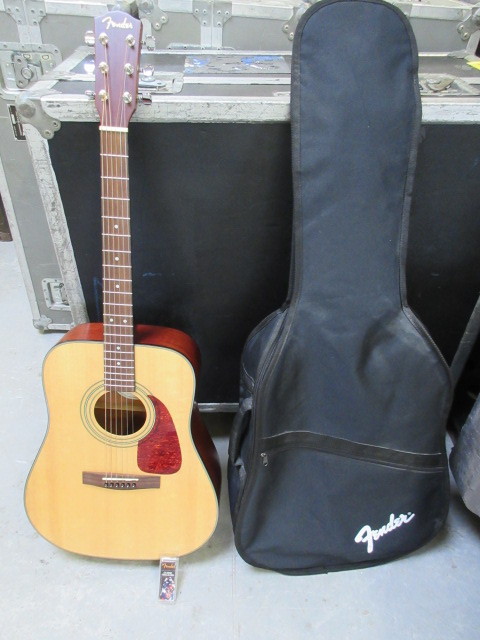 lot 121 image: FENDER ACOUSTIC GUITAR WITH SOFT CASE