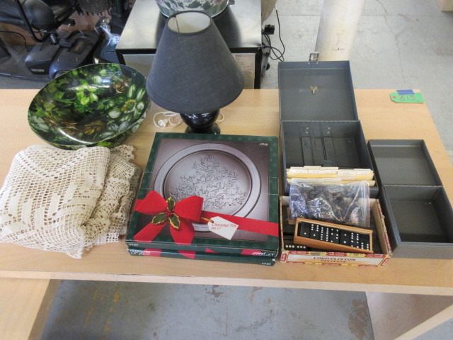 lot 132 image: METAL RECIPE BOXES, LAMP, PLATES, TABLECLOTH AND MORE