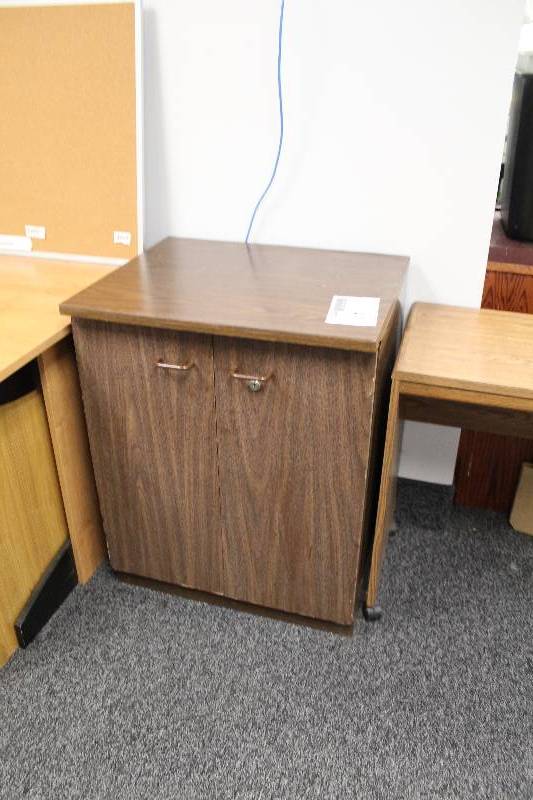 lot 85 image: 2-Door 2-Shelf Cabinet