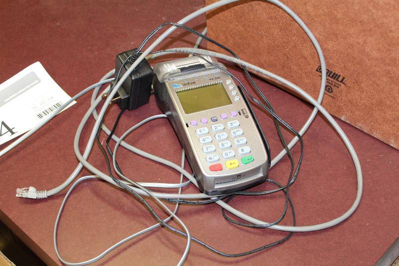 lot 14 image: Verifone Point of Sale Reader
