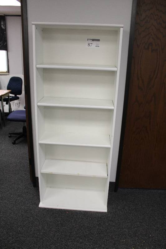 lot 87 image: 5-Shelf Bookcase
