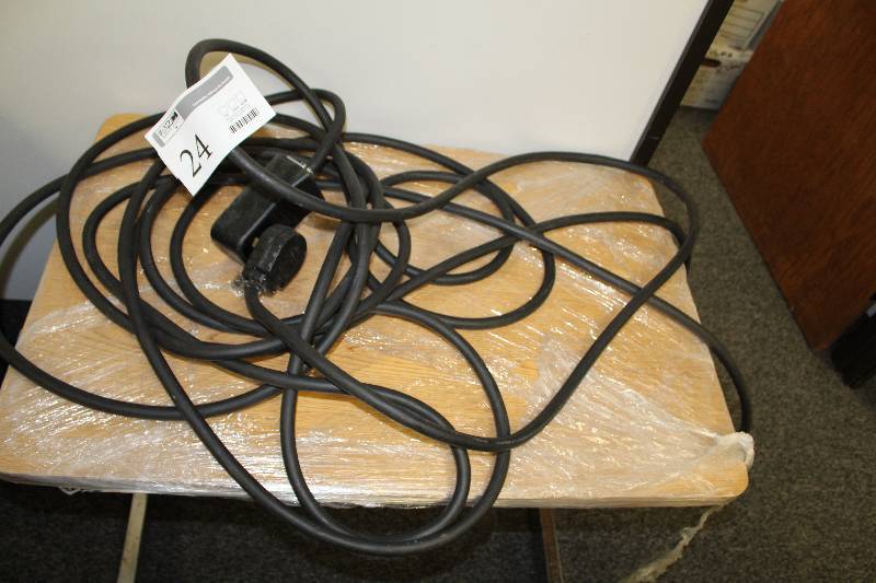 lot 24 image: Pass & Seymour legrand 220V Extension Cord