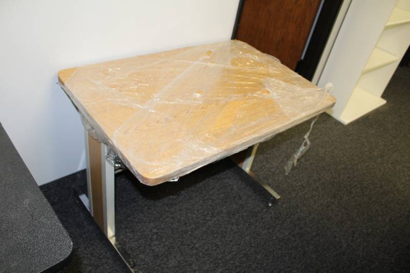 lot 105 image: Computer Desk
