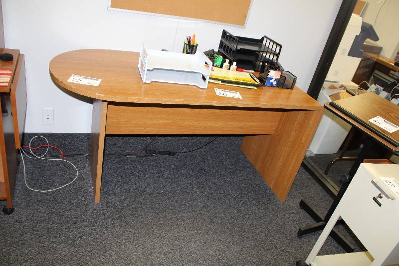 lot 72 image: Oval Wood End-Desk
