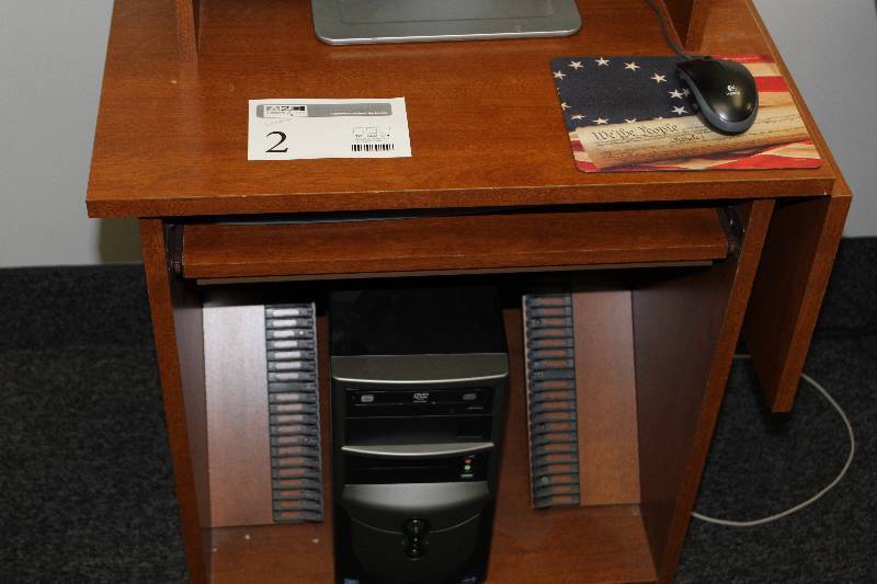 lot 2 image: HP 1907 Desktop Computer