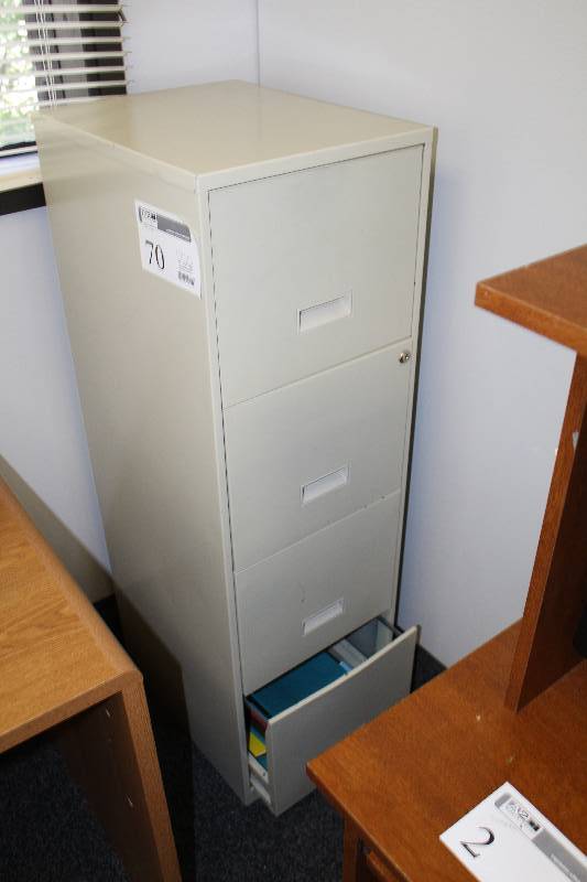 lot 70 image: 4-Drawer Metal File Cabinet