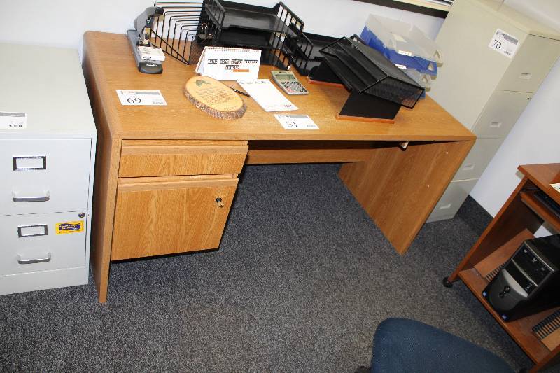 lot 69 image: Locking 2-Drawer Wood Office Desk