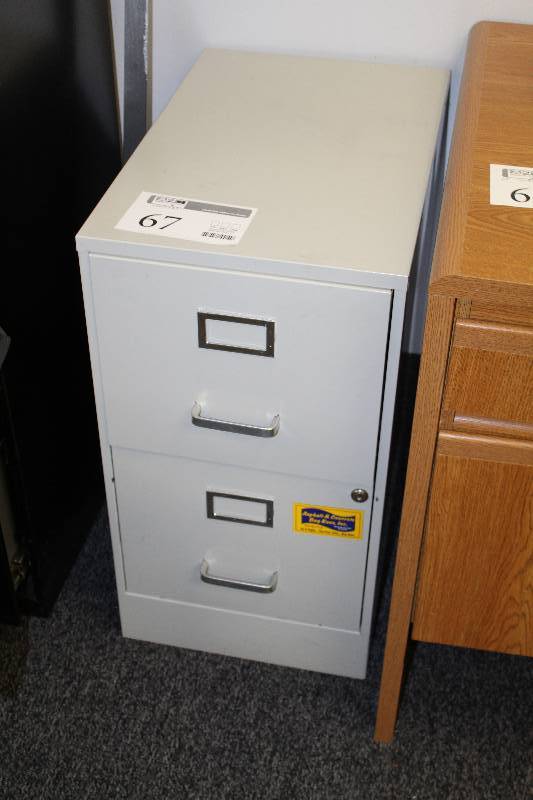lot 67 image: 2-Drawer Metal File Cabinet