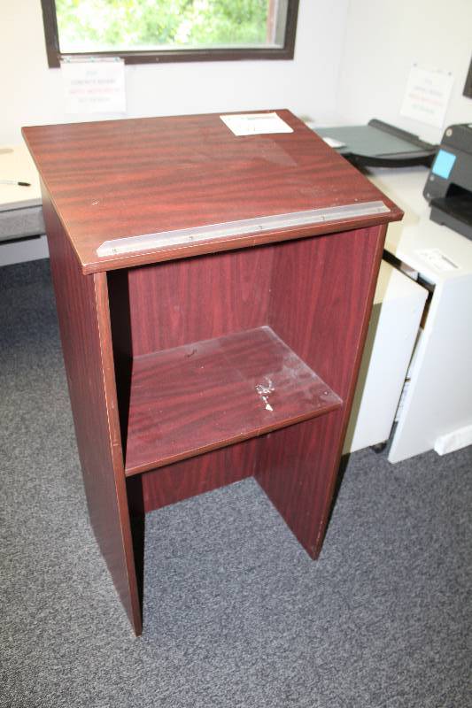 lot 57 image: Wood Speaker Podium