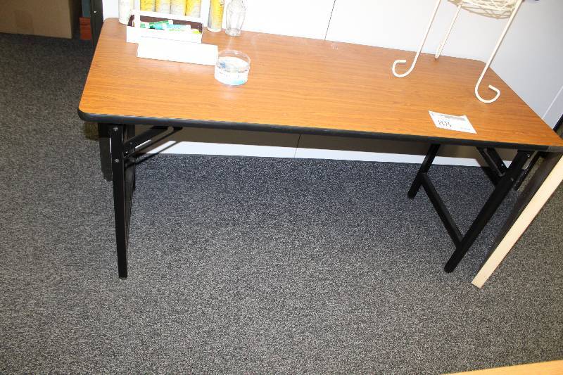 lot 88 image: Folding Table
