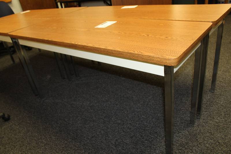 lot 92 image: Office Table
