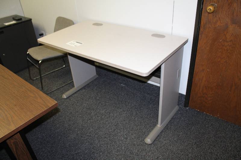 lot 103 image: Computer Desk