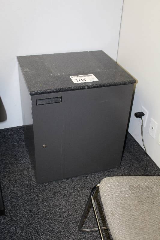 lot 104 image: 1-Drawer 2-Shelf Cabinet