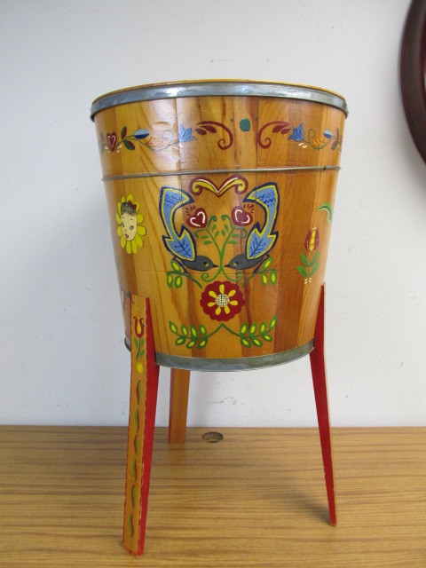 lot 9 image: Vintage Hand Painted Folk Art Scandinavian Wooden Bin wStand