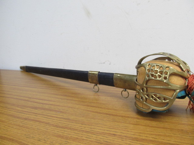 lot 13 image: Vintage Indian Sword w Solid Brass Hand Guard
