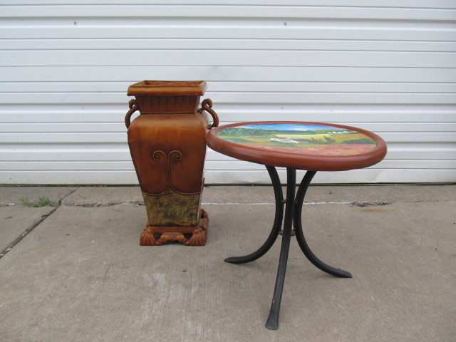 lot 44 image: Hand Painted Metal Patio Table & Umbrella Stand