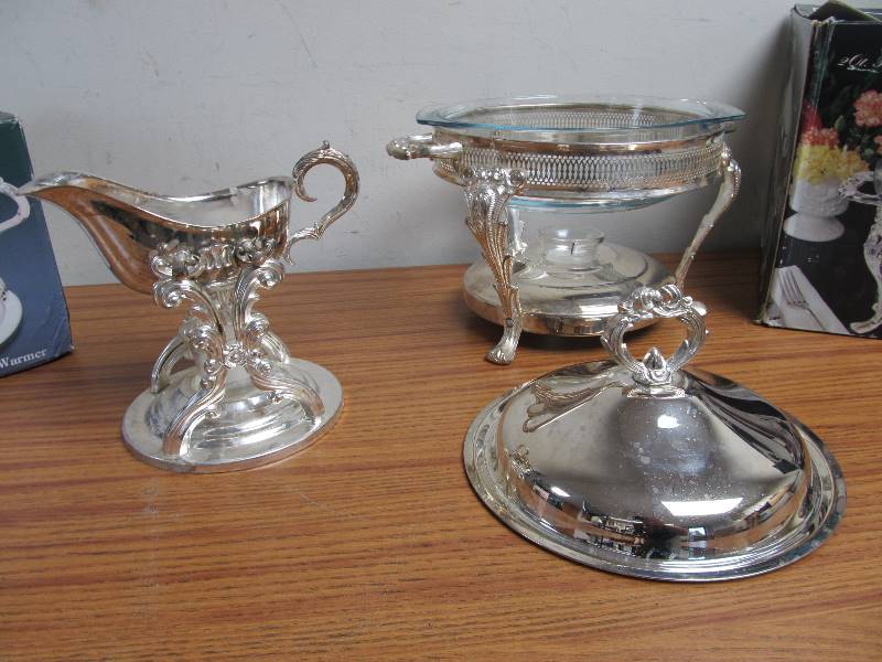 lot 110 image: Silver plated Sauce Warmer and 2-Quart Food Warmer