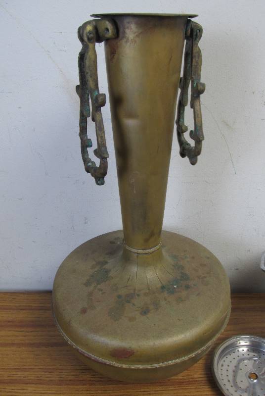 lot 111 image: Large Lot of Vintage Copper & Other Items 