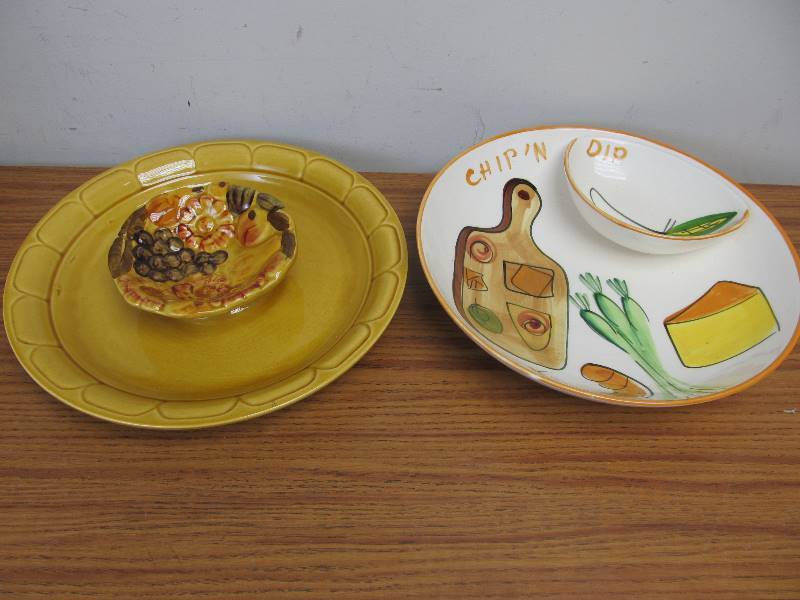 lot 124 image: 2 Large Vintage Mid Century Chip & Dip Trays
