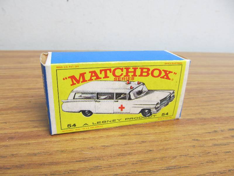 lot 62 image: NEAR MINT Orig Vintage Matchbox Lesney Cadillac Ambulance