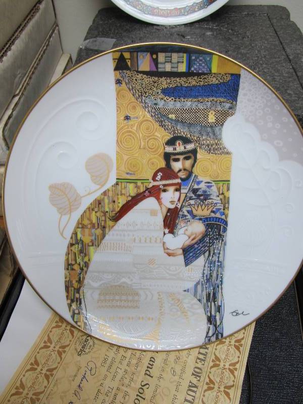 lot 165 image: HUGE Lot of Higher Quality & Interesting Collector Plates