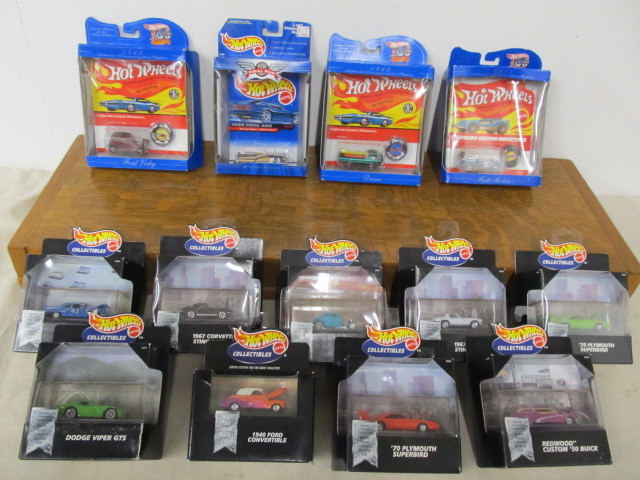 lot 68 image: Large Lot of MINT Brand New Diecast Cars Hot Wheels etc.