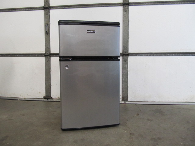 lot 74 image: Working EMERSON Compact Refrigerator