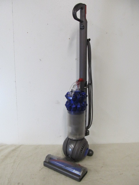 lot 79 image: Working DYSON DC50 Vacuum