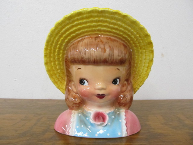 lot 96 image: Vintage Porcelain Farm Girl Head Vase