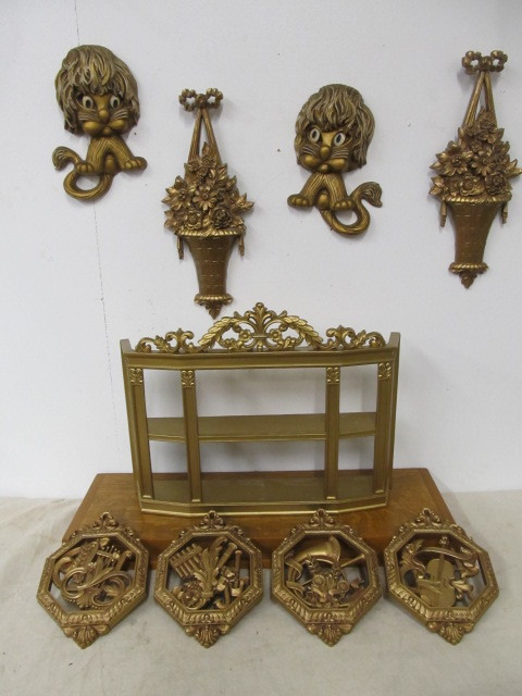 lot 103 image: Large Lot of Vintage SYROCO etc Wall Hanging Decor