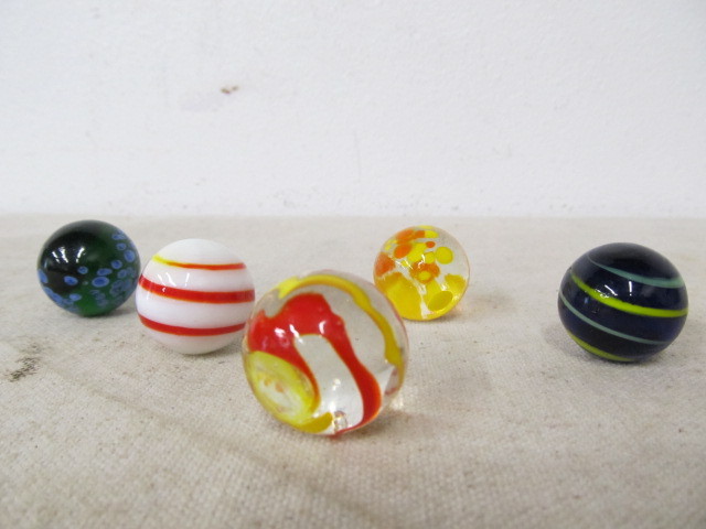 lot 153 image: Vintage Collectable Marble Shooters