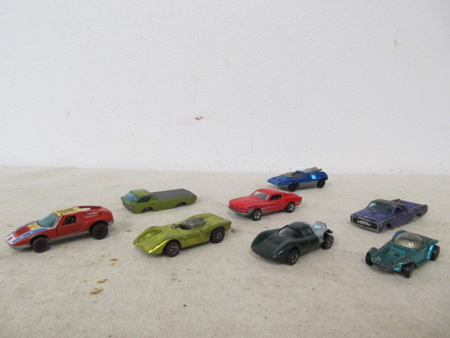 lot 157 image: Lot of Vintage 1960s Hot Wheels REDLINES 