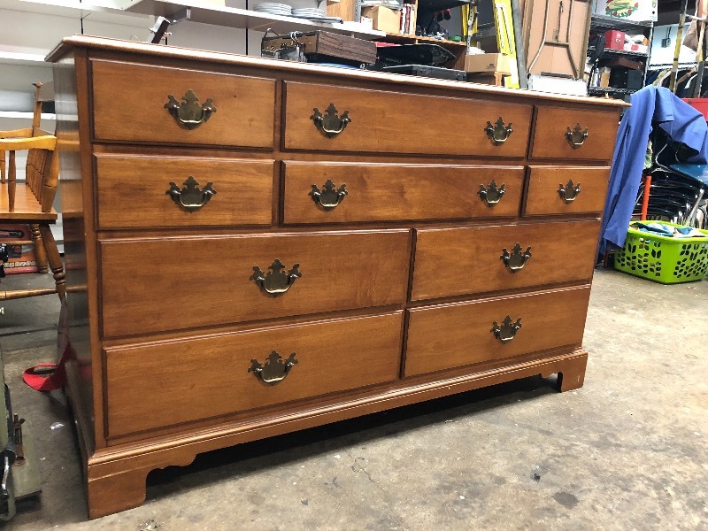 lot 78 image: Large Vintage Solid Wood 10-Drawer Dresser