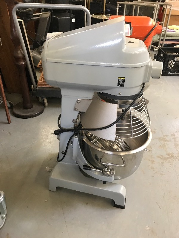 lot 203 image: GLOBE 20 QUART COMMERCIAL MIXER