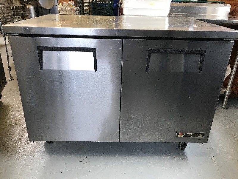 lot 208 image: TRUE BRAND COMMERCIAL FREEZER COUNTER