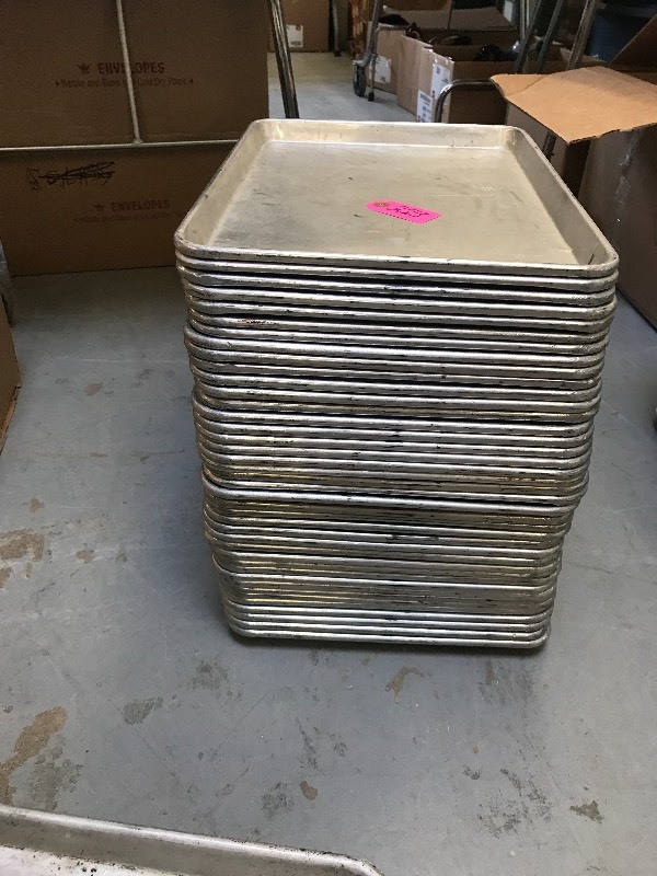 lot 223 image: LOT OF HALF-SIZED BAKERY TRAYS